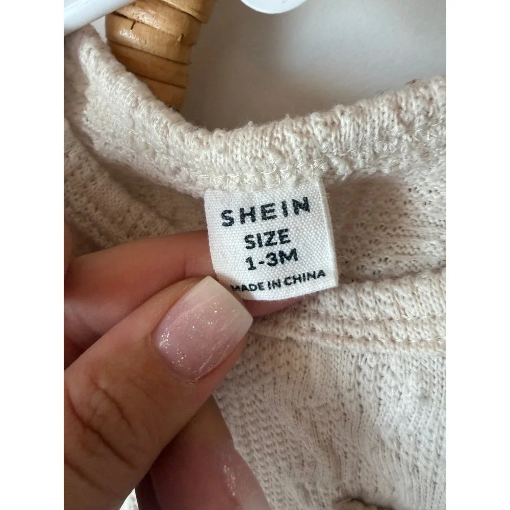 Shein Baby Romper Cream Cable Knit Bear Pocket Snap One Piece 1-3M Mens Womens‎